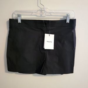 Theory shorts NWT